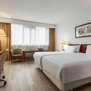 إن إتش ماستريخت فندق